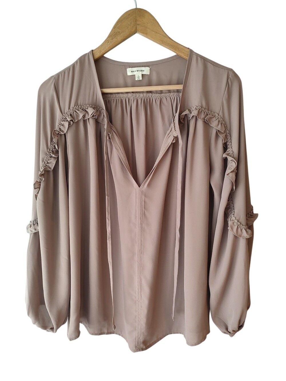 Max Studio Tan Long Sleeve Blouse with Ruffle and V-neck Size Large